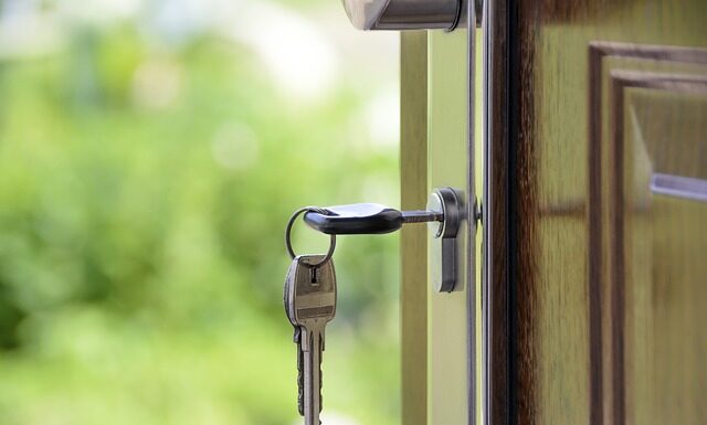 Po co są dziurki w czapce?