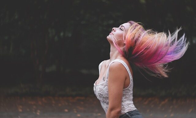 Jak przerobić klapki na sandały?