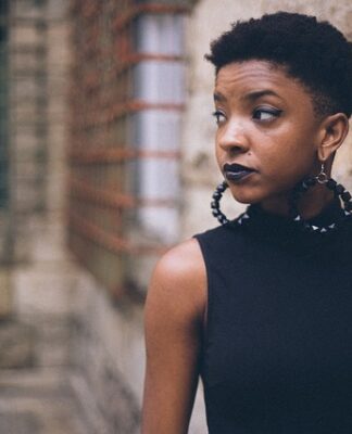 Z jakiego materiału najlepiej nosić kolczyki?